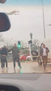 Bursa'da trafikte yumruk yumruğa kavga! 4 Bülten Medya -