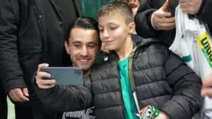 Lider Bursaspor, vefalı taraftarıyla bir arada! 18 Bülten Medya -