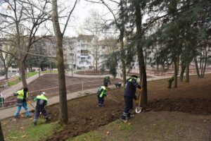 Bursa Yıldırım'da parklar onarılmaya devam ediyor! 10 Bülten Medya -