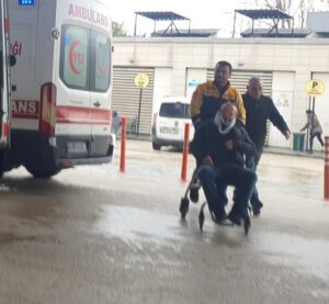 Bursa'da 2 otomobil çarpıştı: 4 yaralı 15 Bülten Medya -