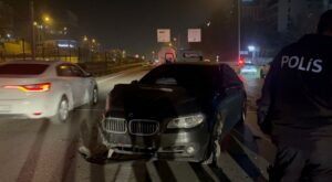 Bursa'da ters şeritten ilerleyen otomobil TIR'la çarpıştı! 8 Bülten Medya -