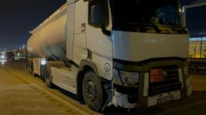 Bursa'da ters şeritten ilerleyen otomobil TIR'la çarpıştı! 7 Bülten Medya -