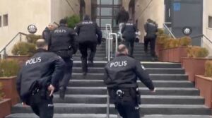Bursa Adliyesi'ndeki cinayette silah duruşmaya tekerlekli sandalyeyle sokulmuş! 10 Bülten Medya -
