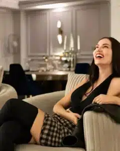 Fahriye Evcen, lüks salonuyla eleştiri oklarının hedefinde! 10 Bülten Medya -