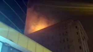 Bursa'da iş hanının çatısında yangın paniği! 7 Bülten Medya -