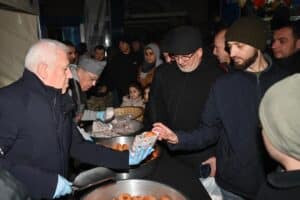 Başkan Bozbey’den Regaib Kandilinde tatlı ve lokma ikramı 7 Bülten Medya -