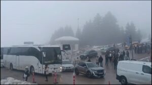 Uludağ'da park çilesi hafta sonunda zirve yaptı! 16 Bülten Medya -