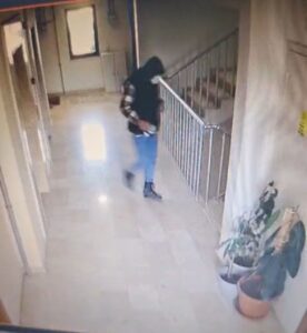 Bursa'da yaşlı kadını dolandıran şahıs alem yaparken yakalandı! 7 Bülten Medya -