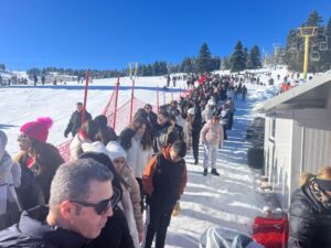 Bursa Uludağ'da acemi kayakçılar birbirine girdi: 3 yaralı 16 Bülten Medya -