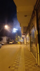 Bursa'da elektrik telleri sokağı aydınlattı! 4 Bülten Medya -