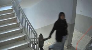 Bursa'da gizemli kadın kamerayı görünce göbek attı 4 Bülten Medya -