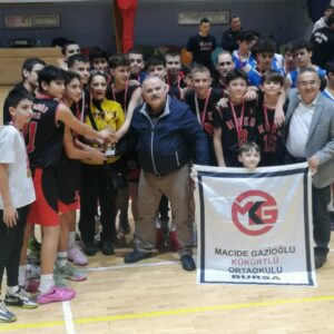 Bursa'da bir günde 3 farklı şampiyonluk! 8 Bülten Medya -