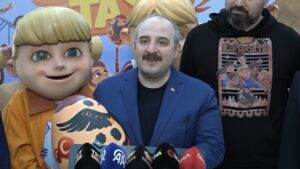 Bursa'da Mustafa Varank'tan çocuklara karne hediyesi! 10 Bülten Medya -