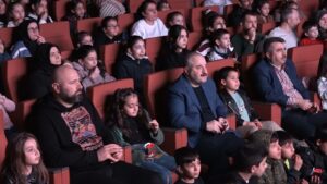 Bursa'da Mustafa Varank'tan çocuklara karne hediyesi! 12 Bülten Medya -