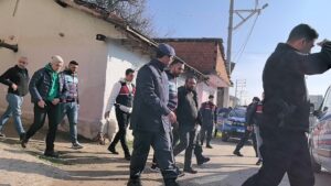 Bursa'da evi kundaklayan şahıs 24 saat sonra teslim oldu! 14 Bülten Medya -