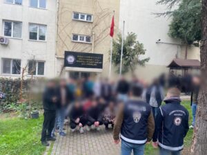 Bursa'da kaçak göçmen çalıştıran iş yerine baskın 4 Bülten Medya -