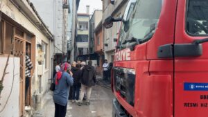 Bursa'da 4 katlı bina küle döndü 8 Bülten Medya -