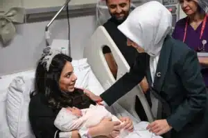 Bakanlardan İstanbul ve Ankara'da yeni yılın ilk bebeklerine ziyaret 11 Bülten Medya -