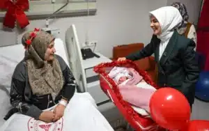 Bakanlardan İstanbul ve Ankara'da yeni yılın ilk bebeklerine ziyaret 12 Bülten Medya -