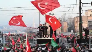 Filistin'e destek için binlerce kişi Galata Köprüsü’ne akın etti! 11 Bülten Medya -