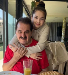 İbrahim Tatlıses'in kızı ile olan benzerliği dikkat çekti! 4 Bülten Medya -