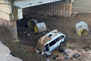 İşçi servisi şarampole devrildi: 3 ölü, 15 yaralı! 8 Bülten Medya -