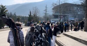 Teleferik arıza yapınca metrelerce kuyruk oluştu 4 Bülten Medya -