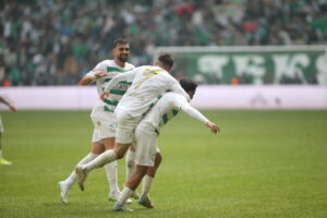 Bursaspor gol oldu yağdı! 4-1 7 Bülten Medya -