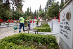 Bursa Büyükşehir’den şehitliklerde titiz çalışma 4 Bülten Medya -