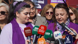 Dünya Kadınlar Günü'nde Bursa'da farkındalık yürüyüşü! 8 Bülten Medya -