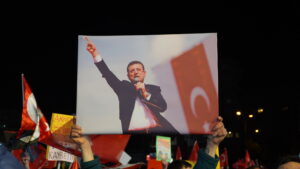 Bursa'da binlerce vatandaş 'Ekrem İmamoğlu' için yürüdü 38 Bülten Medya -