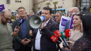 Bursa'daki gözaltılara sert tepki: ''Derhal serbest bırakılmalılar'' 12 Bülten Medya -