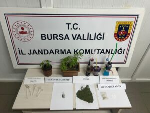Bursa'da uyuşturucu partisine baskın! 4 Bülten Medya -