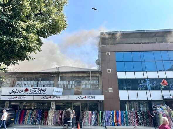 Bursa'da tekstil atölyesinin çatı katında yangın 1 Bülten Medya -