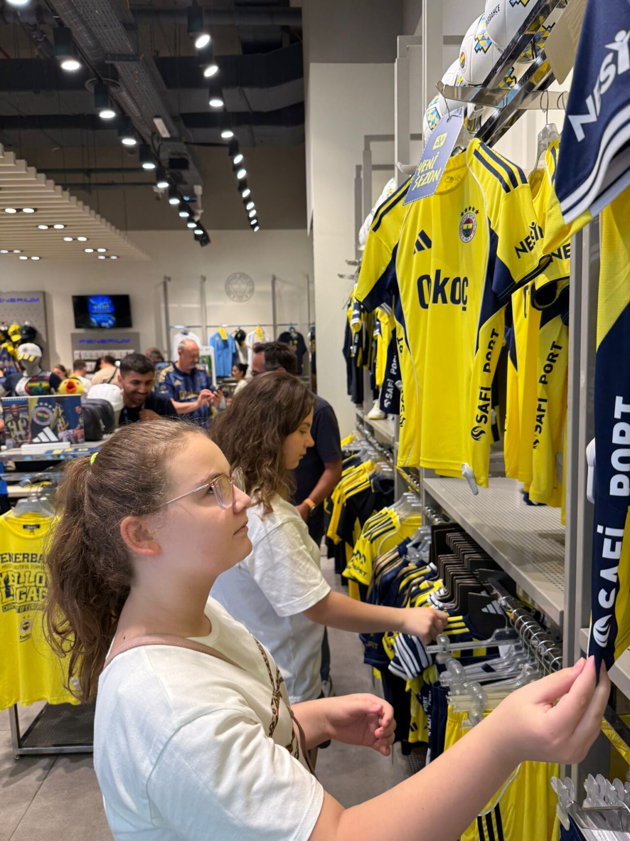 Finansçı Fenerbahçeliler Derneği’nden Dünya Fenerbahçeliler Günü’nde anlamlı buluşma 3 Bülten Medya -