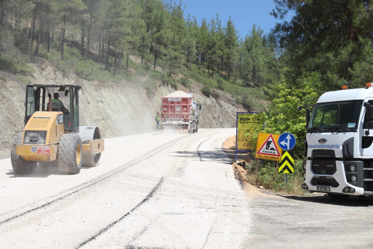 Orhaneli Topuk Mahallesi'nde 35 yıl sonra ulaşım konforu arttı 2 Bülten Medya -
