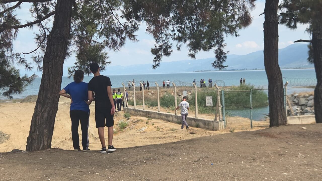İznik Gölü'nde facia! 6 yaşındaki Erhan'dan haber alınamıyor 3 Bülten Medya -