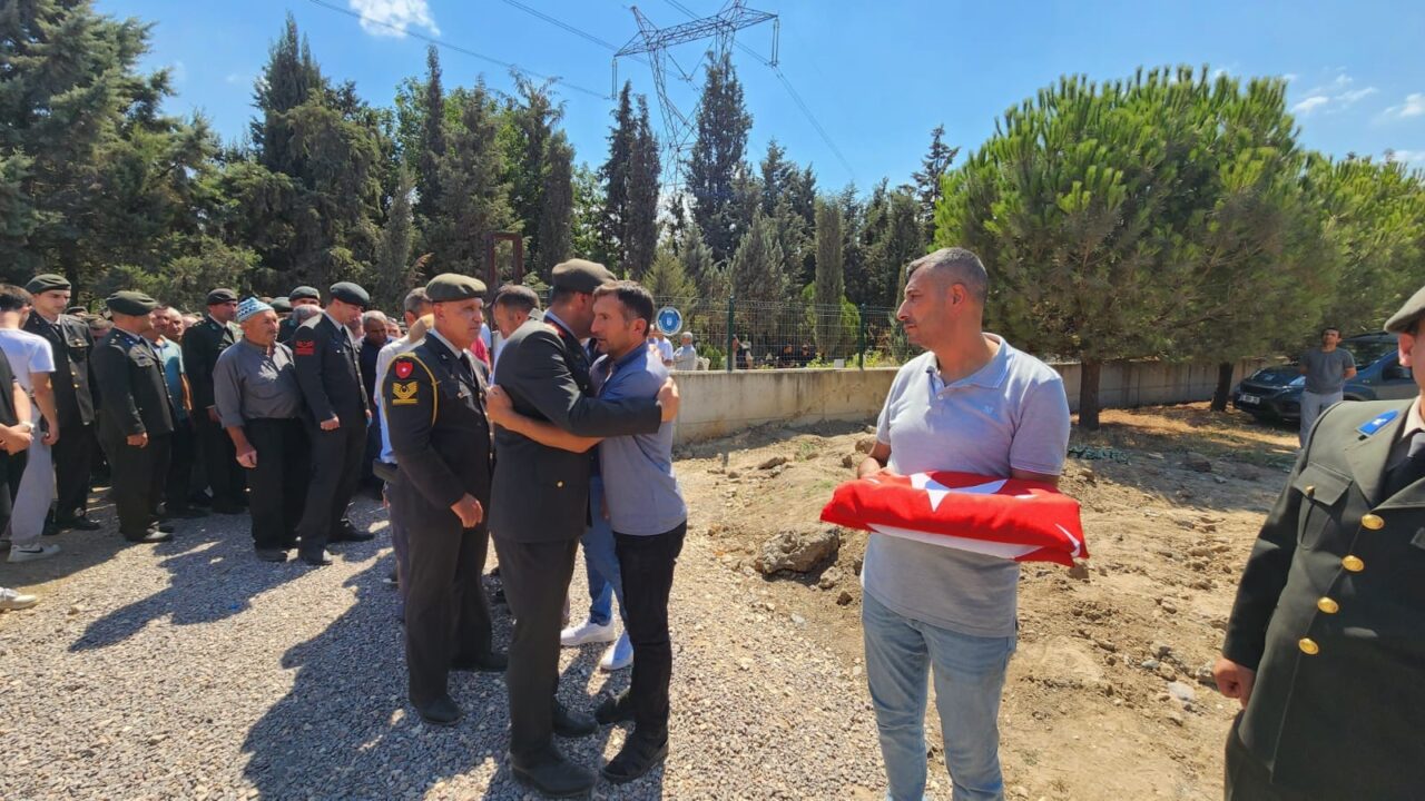 Kara astsubay öğrencisi Yunus Kamalı toprağa verildi 2 Bülten Medya -