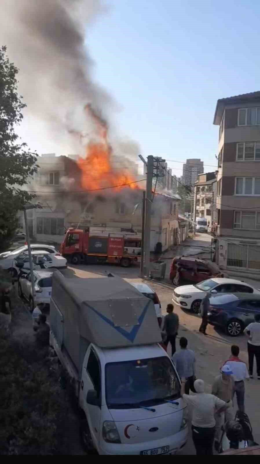 Osmangazi’de 2 katlı ev yangında küle döndü 6 Bülten Medya -