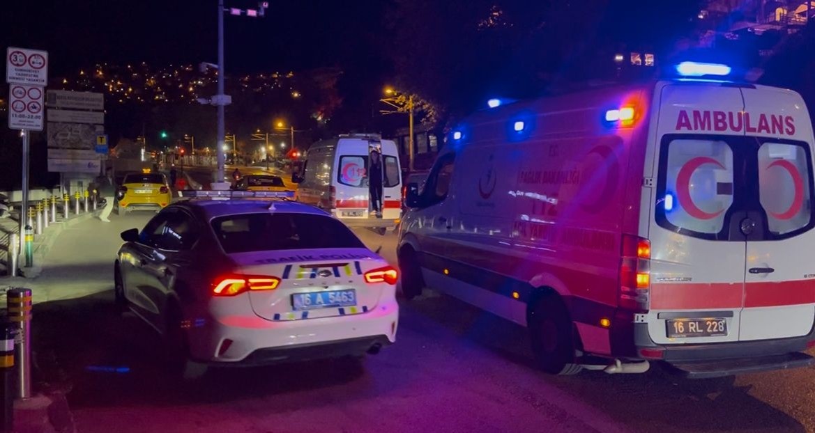 Bursa'da boş yolda iki motosikletli kaza yaptı: 1 yaralı 1 Bülten Medya -