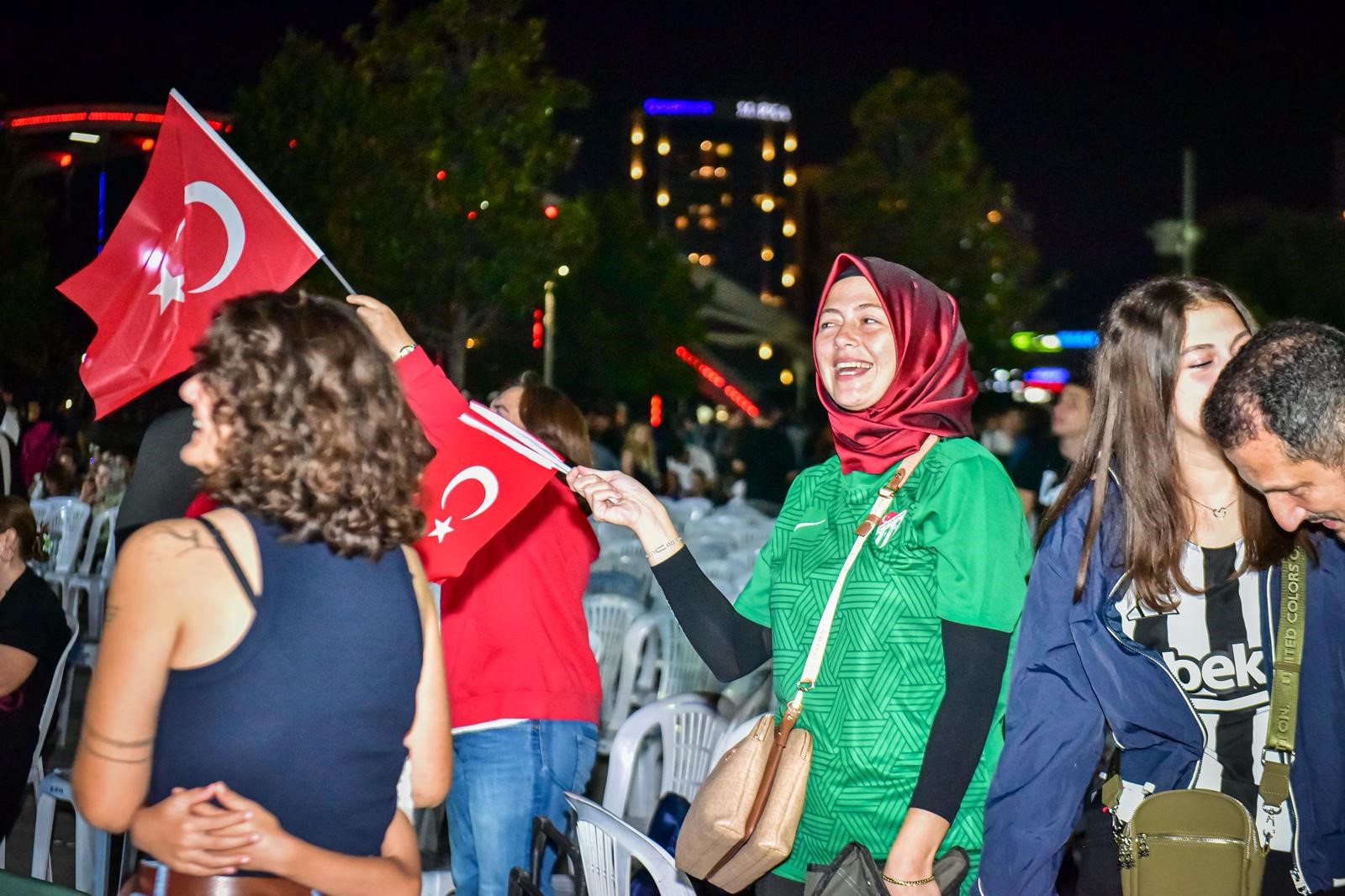 Bursa'da kalpler 12 Dev Adam için attı 2 Bülten Medya -
