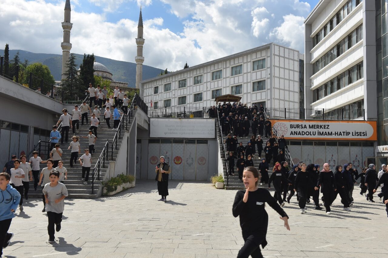 Bursa'da gerçeğini aratmayan tatbikat! 2 Bülten Medya -
