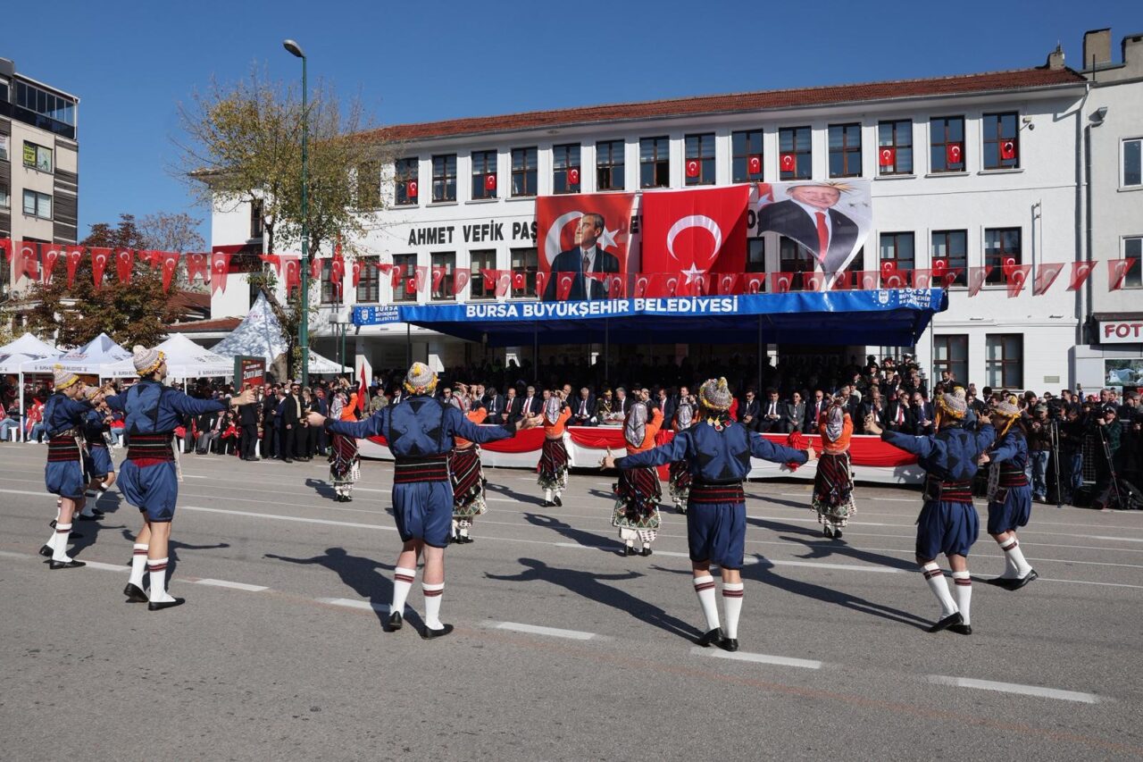 Cumhuriyet’in 102. yılı Bursa’da coşku ve gururla kutlandı 2 Bülten Medya -