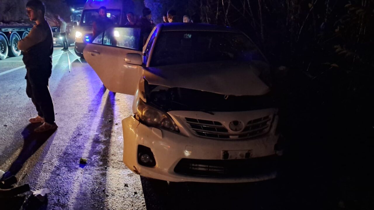 Tır ile otomobil çarpıştı: 1 kişi yaralandı 2 Bülten Medya -