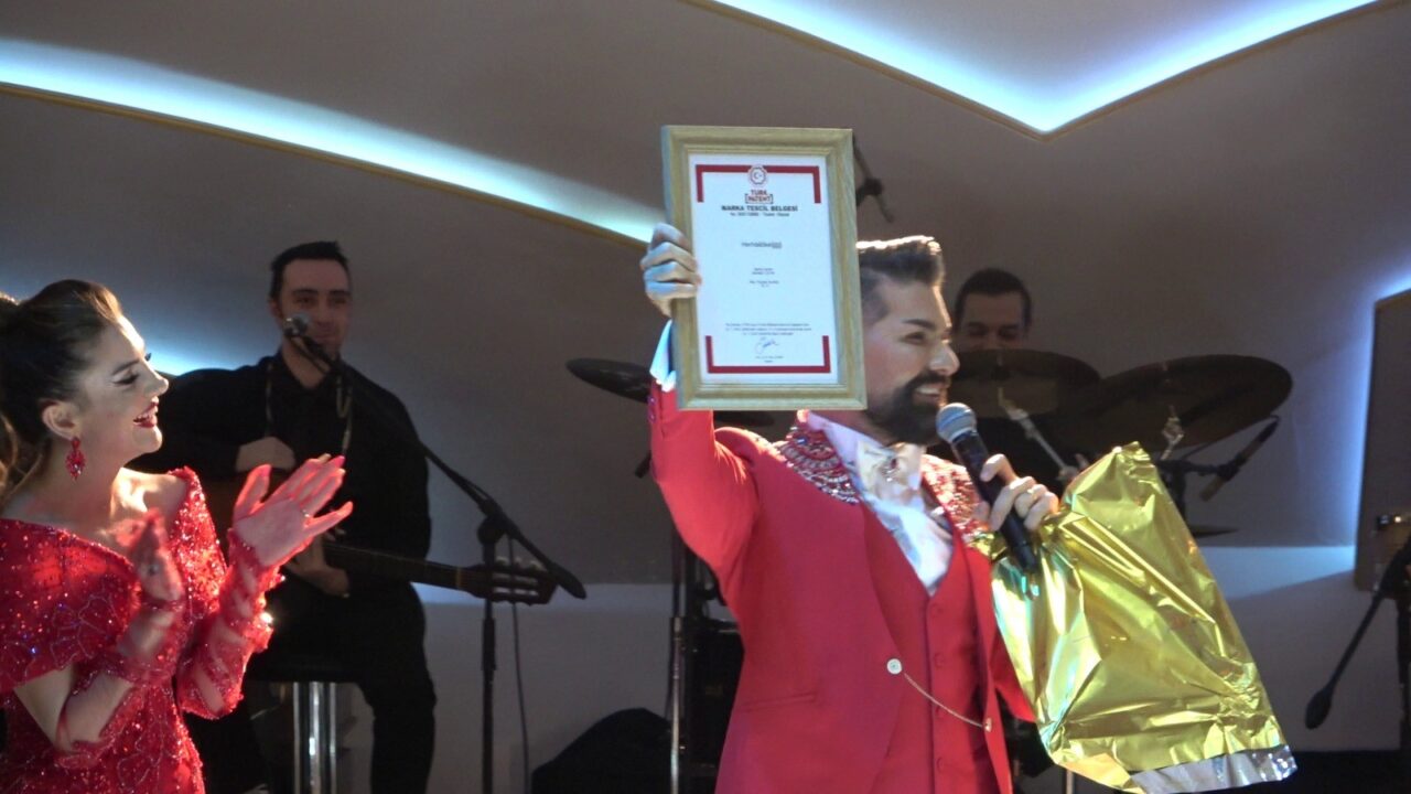 Bursalı ünlü sanatçıdan patent sürprizi: "Kullanan olursa dava ederim" 1 Bülten Medya -