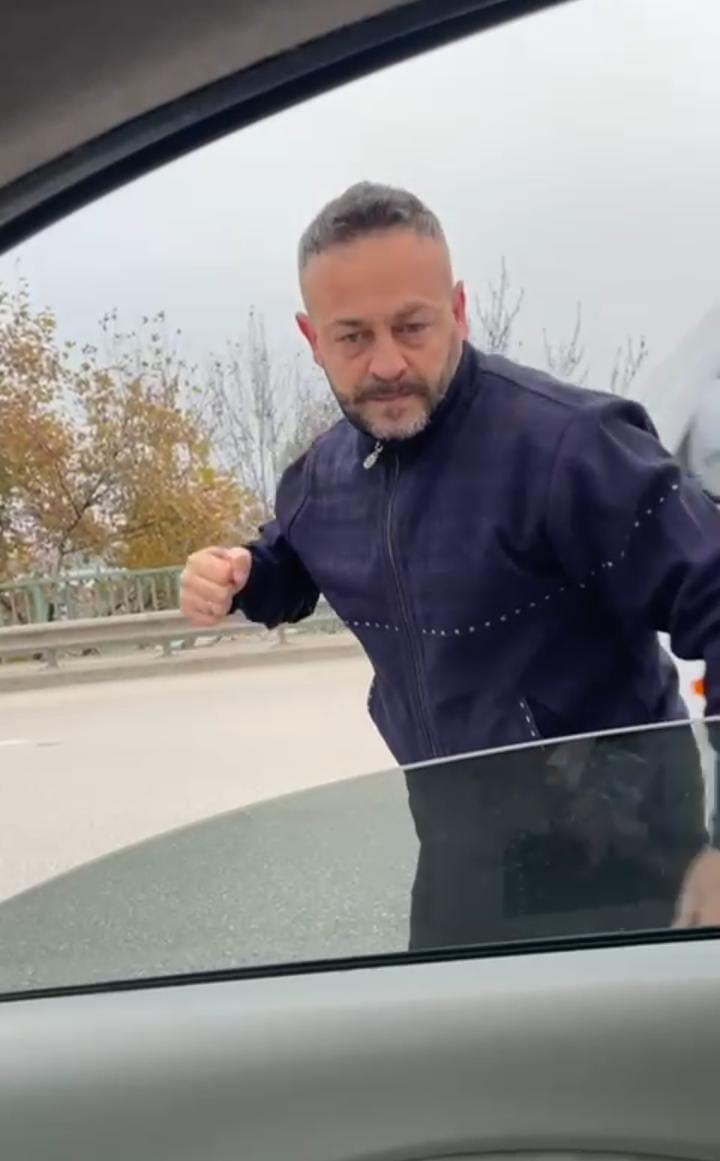 Bursa'da meclis üyesi trafikte saldırıya uğradı! 1 Bülten Medya -