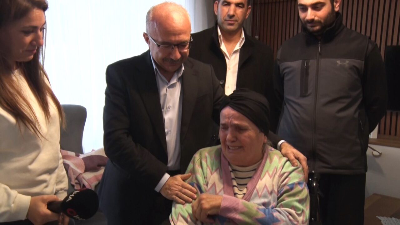 Bursa'da karlı havada yürekleri ısıtıyor 2 Bülten Medya -