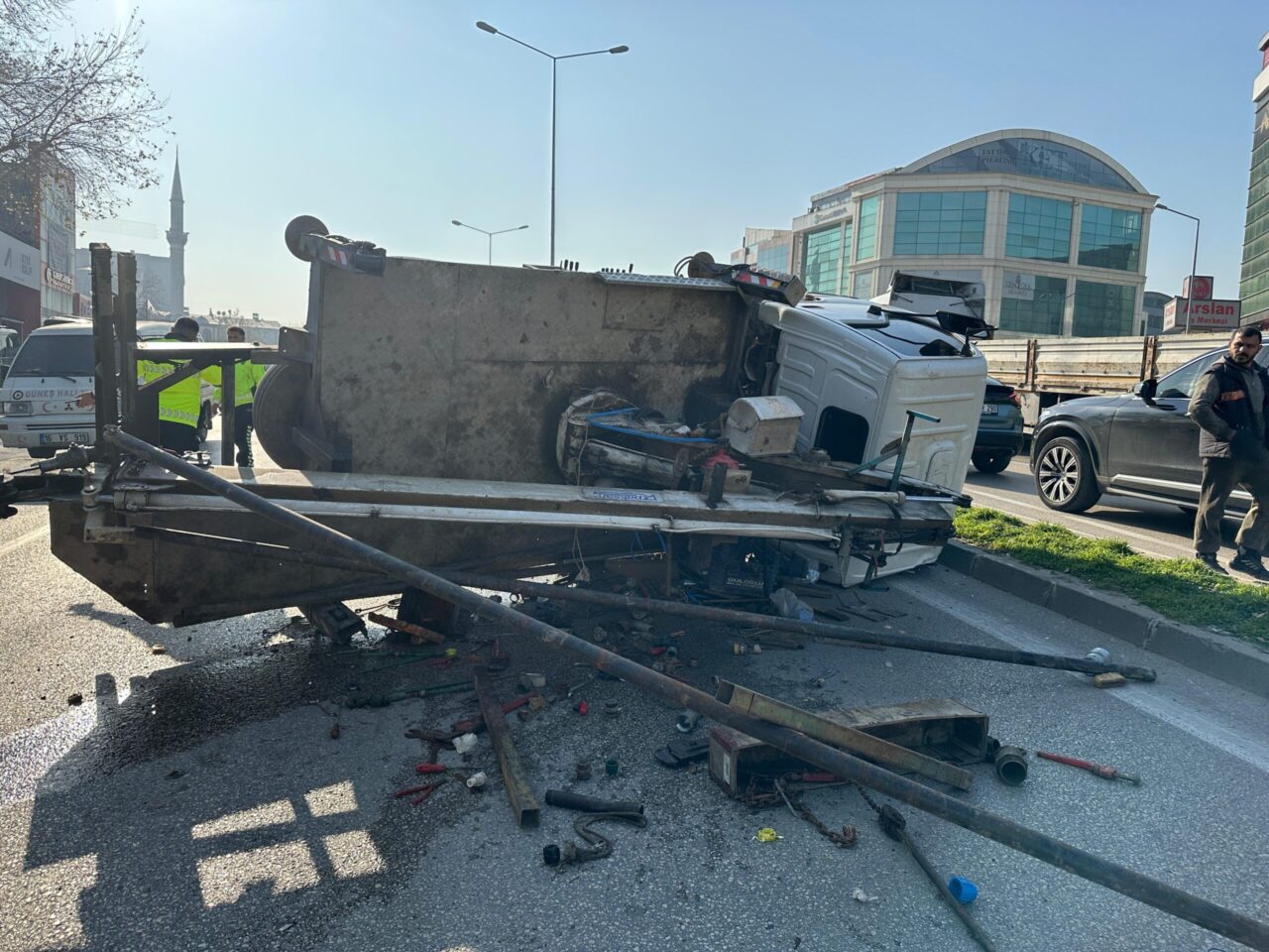 Bursa'da Ataevler Bulvarı girişinde kaza 2 Bülten Medya -