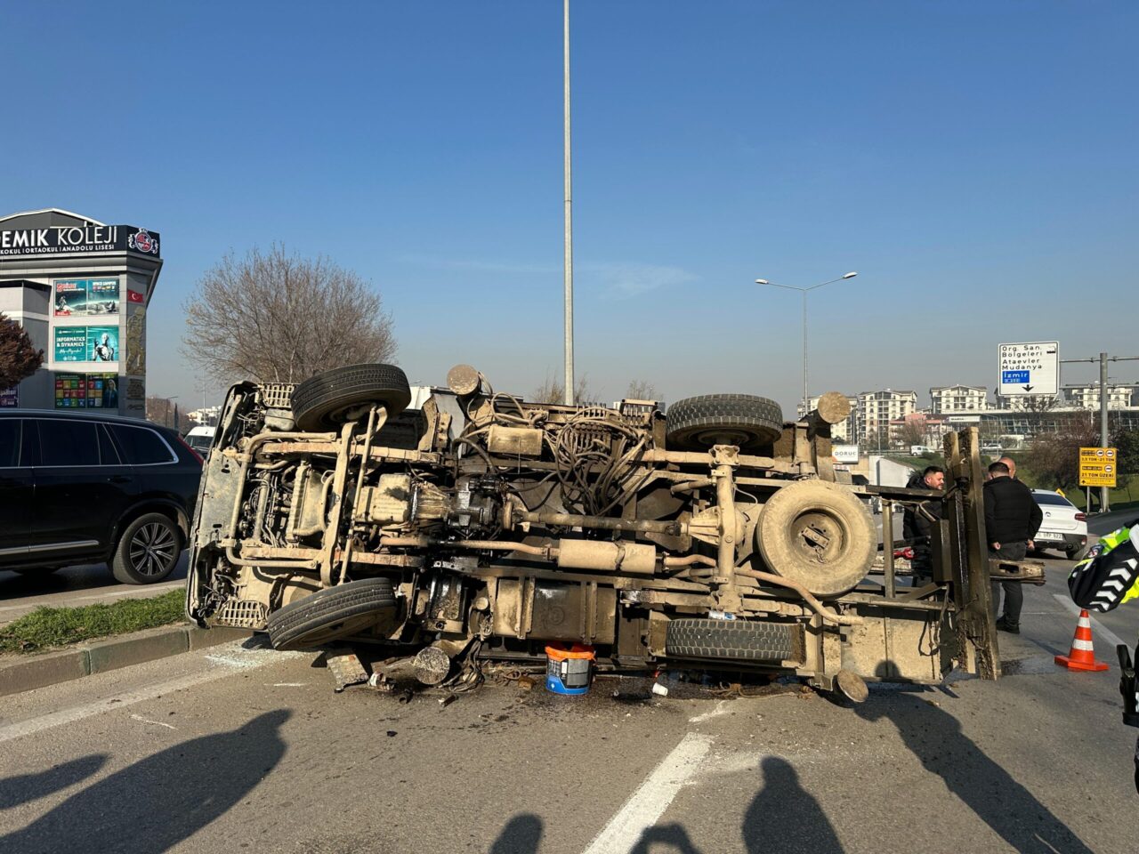 Bursa'da Ataevler Bulvarı girişinde kaza 1 Bülten Medya -
