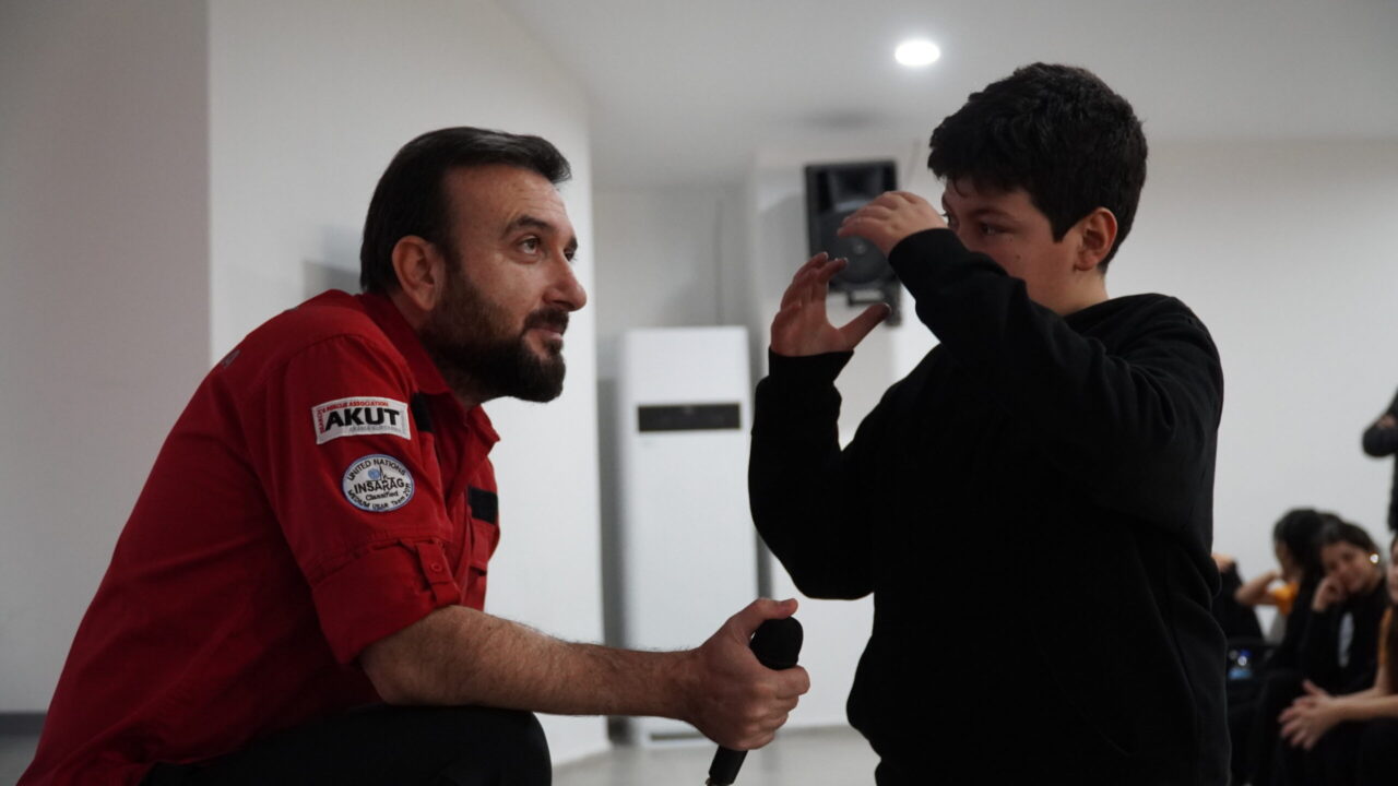 Bursa'da öğrencilere uzmanlarından deprem bilinci semineri 5 Bülten Medya -